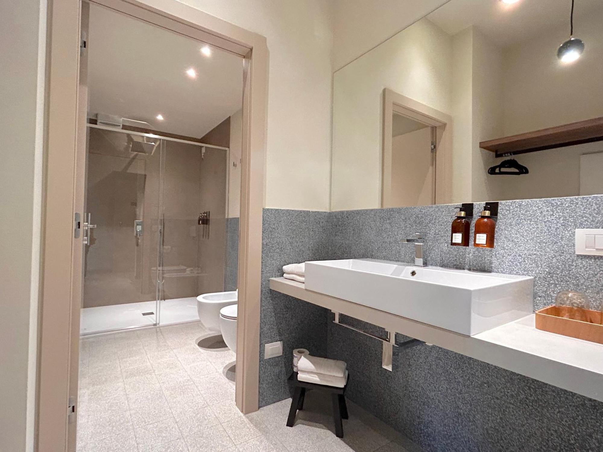 The Lake Suites Com - Luxury Stay In Lazise Exterior photo