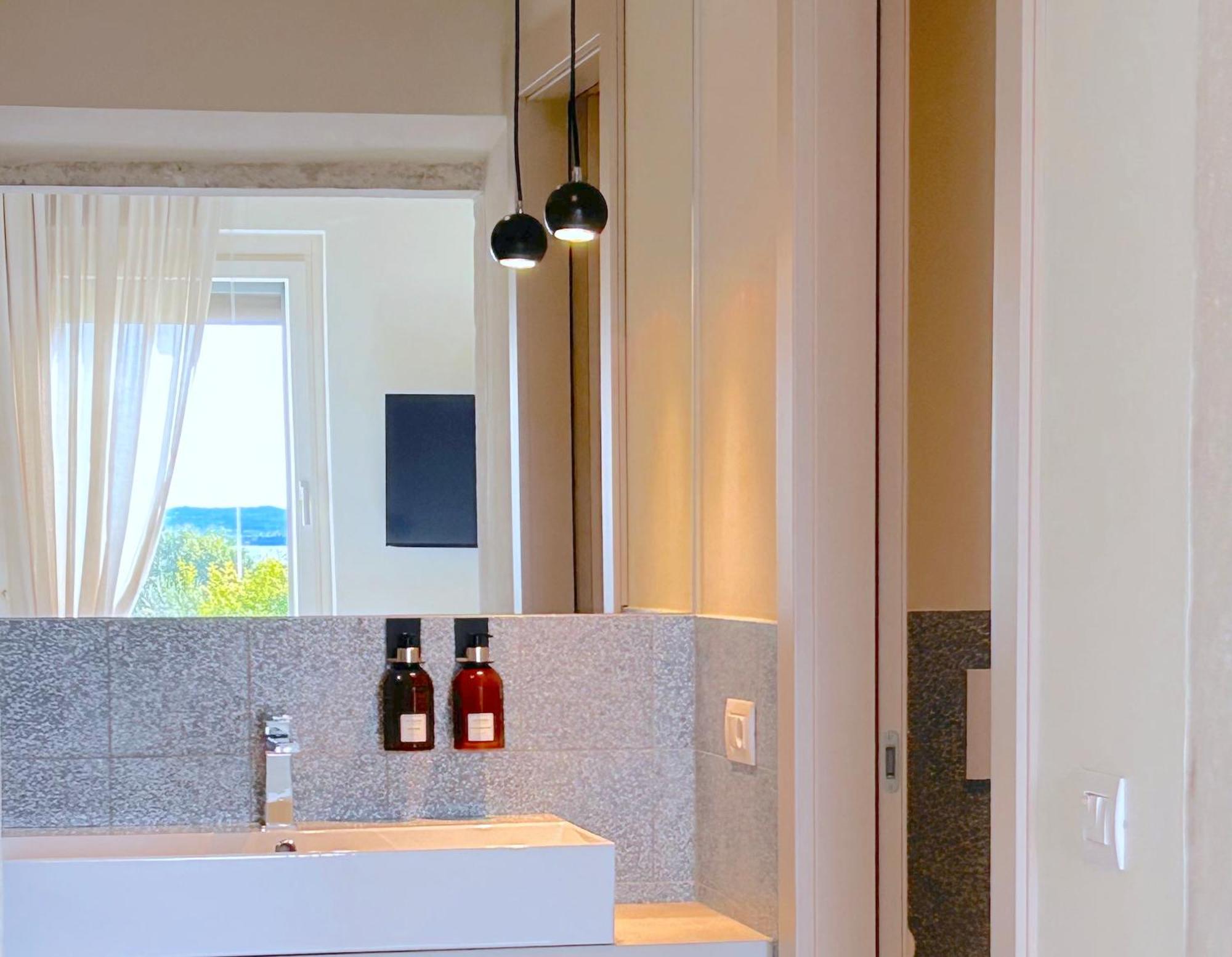 The Lake Suites Com - Luxury Stay In Lazise Exterior photo