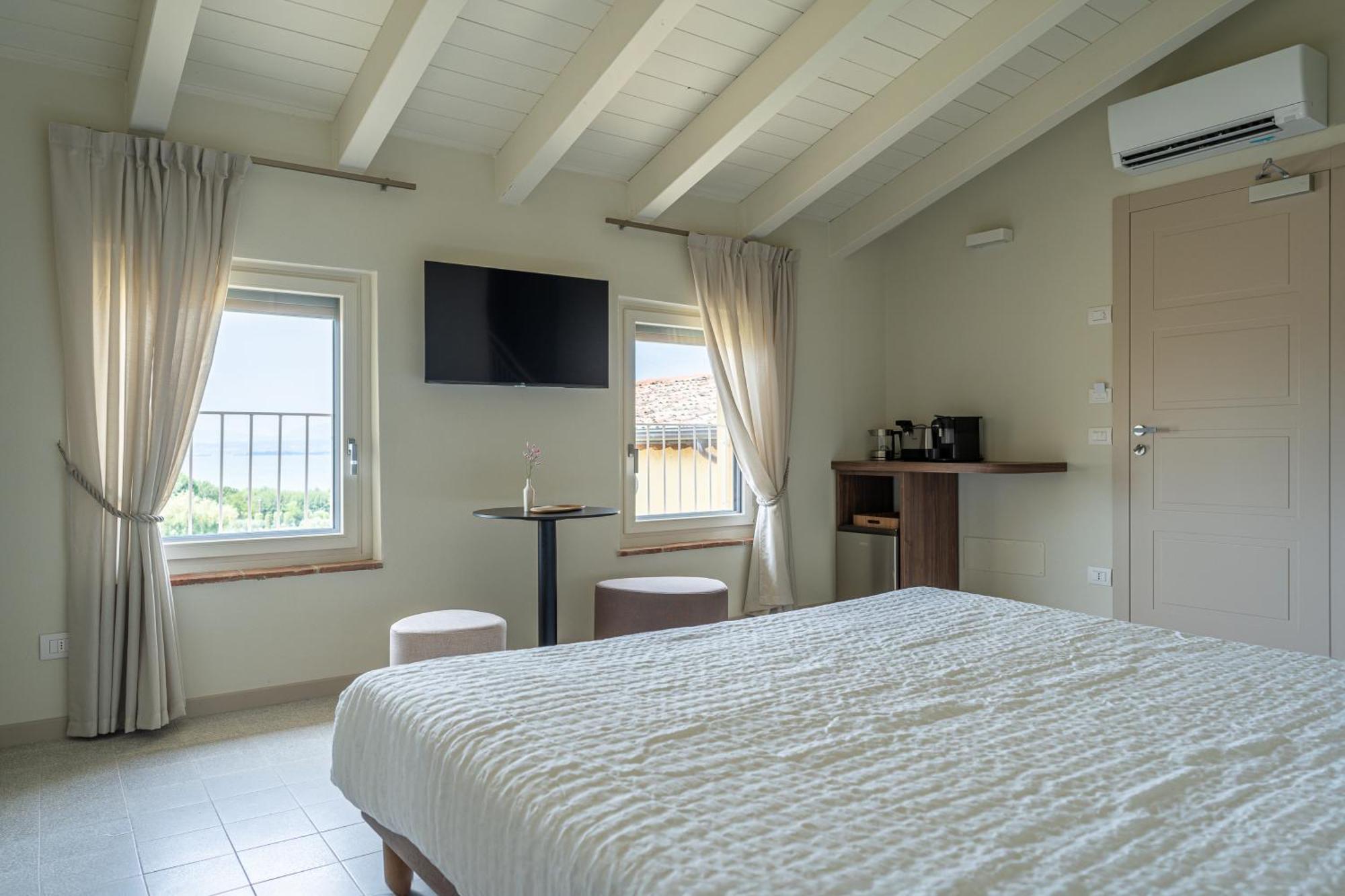 The Lake Suites Com - Luxury Stay In Lazise Exterior photo